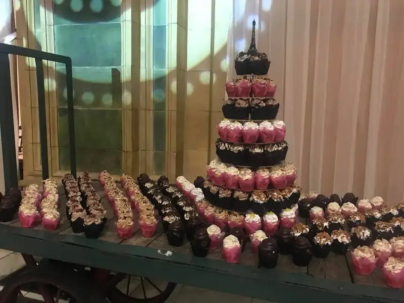 Paris Theme Cupcakes