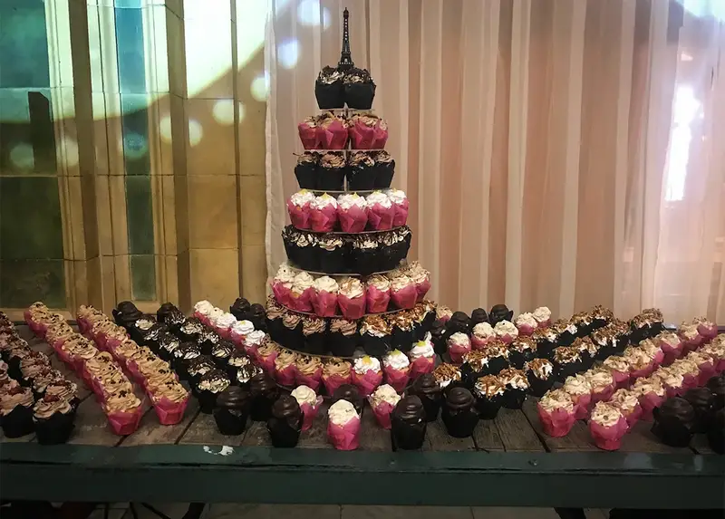 Paris Wedding Theme Cupcakes